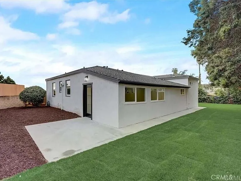2705 Dennis Ln — Photo 13