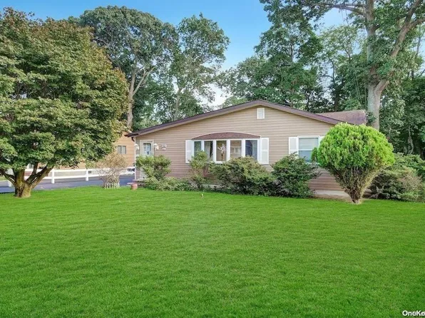 30 Cedar Drive, Miller Place, NY 11764