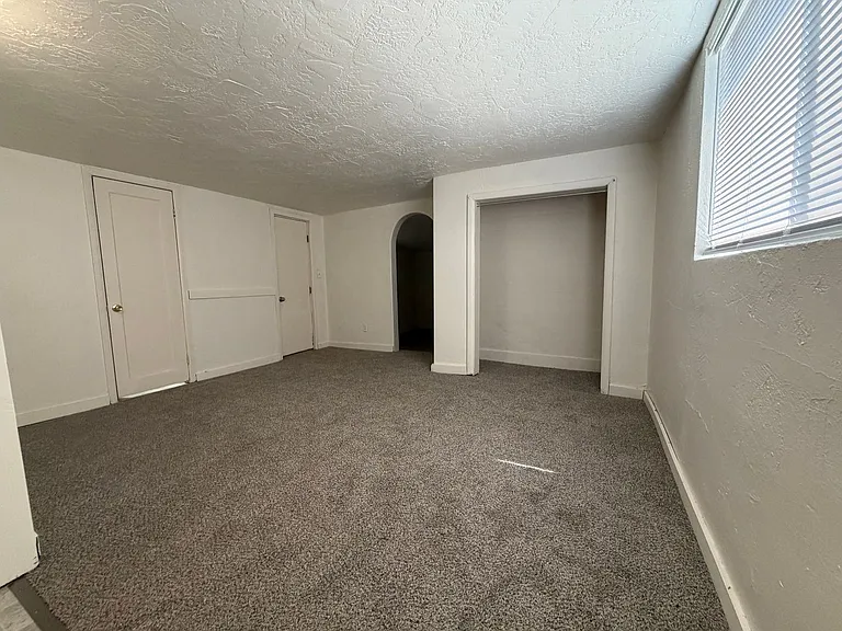 653 SE Parrott St — Photo 5