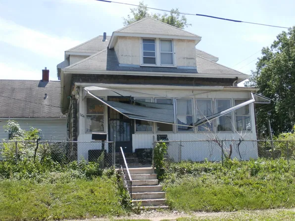 1104 13th Ave, Rock Island, IL 61201