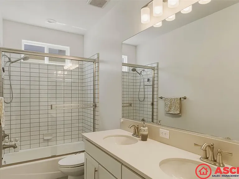 14709 Bromshire St — Photo 14