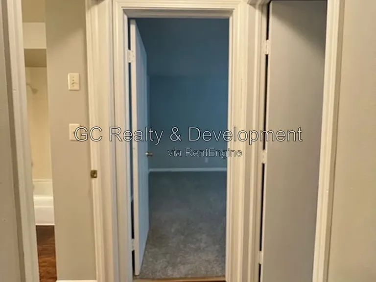 20 Simpson St #E — Photo 8