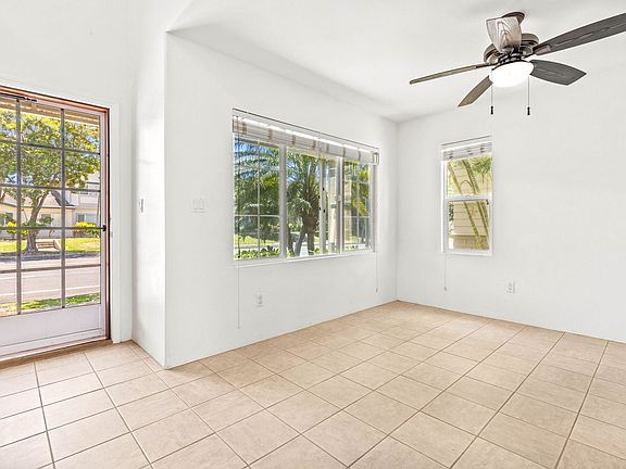 4th image of 91-1130 Kaileolea Dr