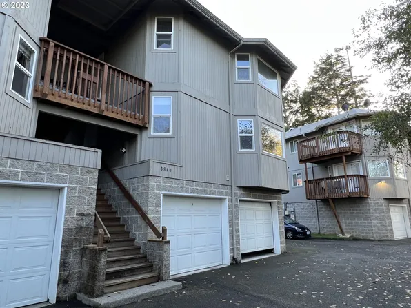 3840 Kinney Rd #3, North Bend, OR 97459