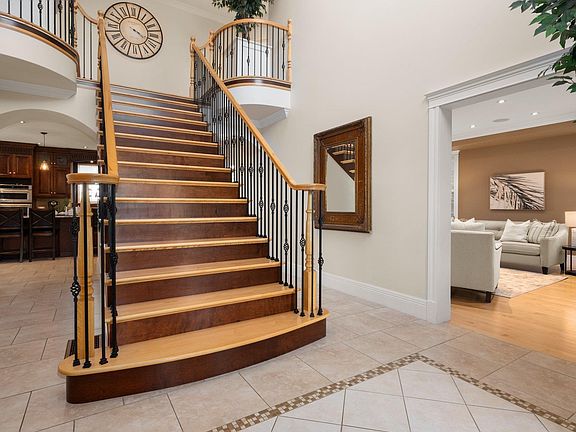 5th image of 153 Candlewood Dr