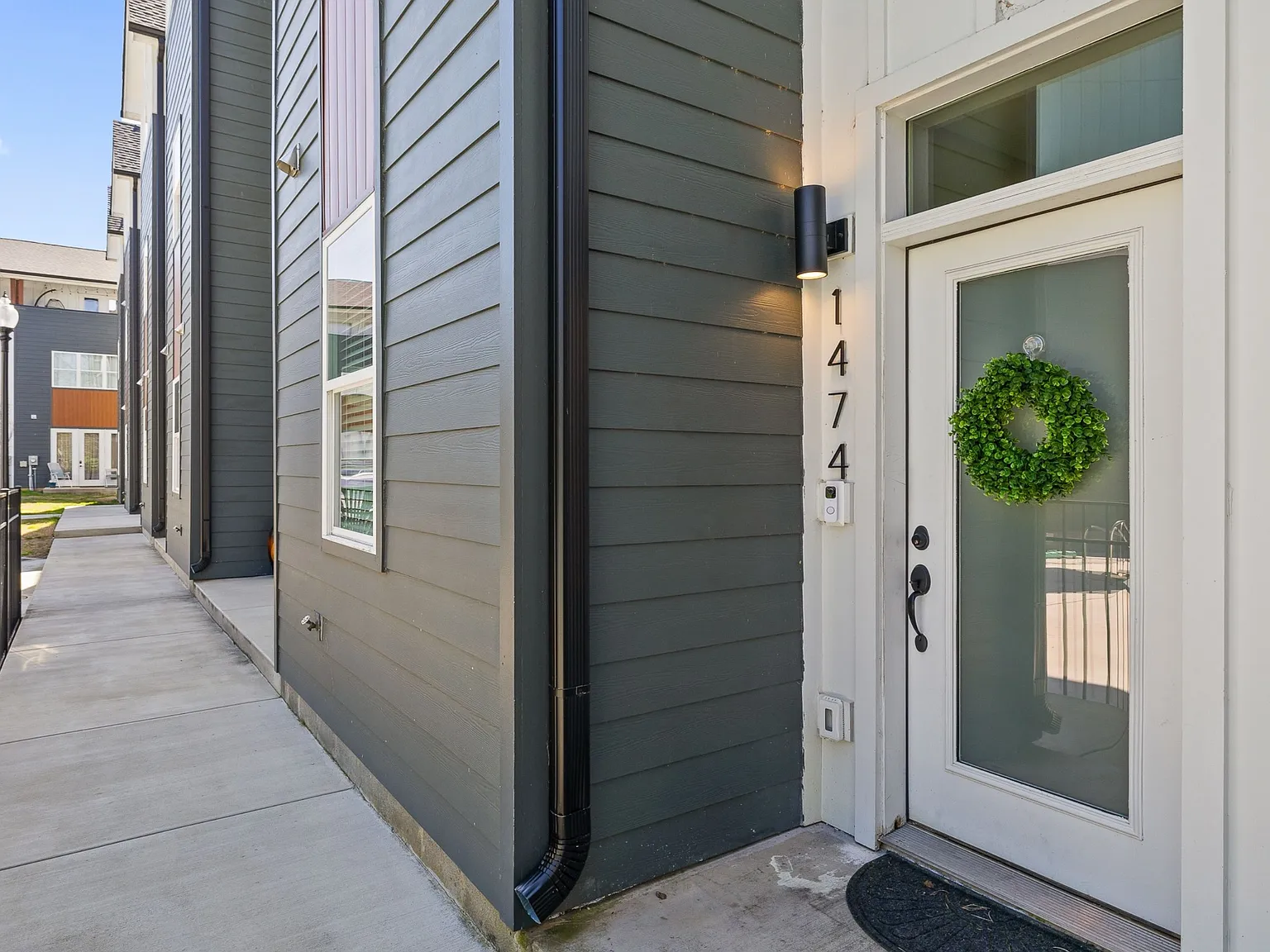 2 bed, 1476 sqft, $1,995 — Photo 3