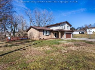 6604 Clark Dr, Barboursville, WV 25504