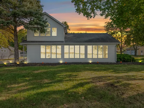677 Lake Dr, Coldwater, MI 49036