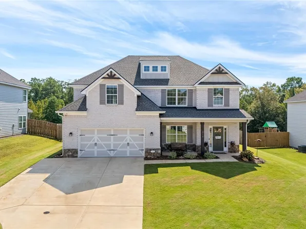 818 Tiger Trl, Opelika, AL 36804