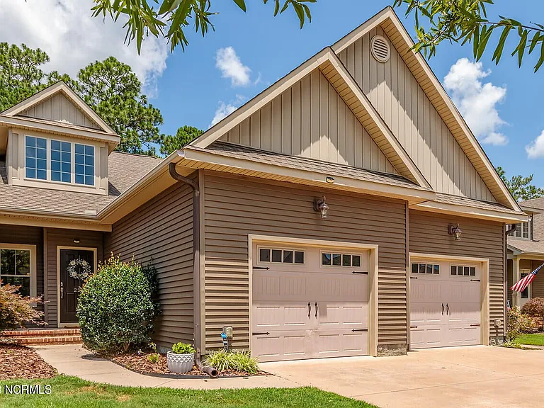 22 Cypress Cir — Photo 2