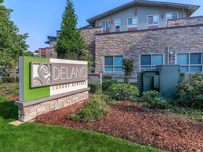 Delano — Photo 1