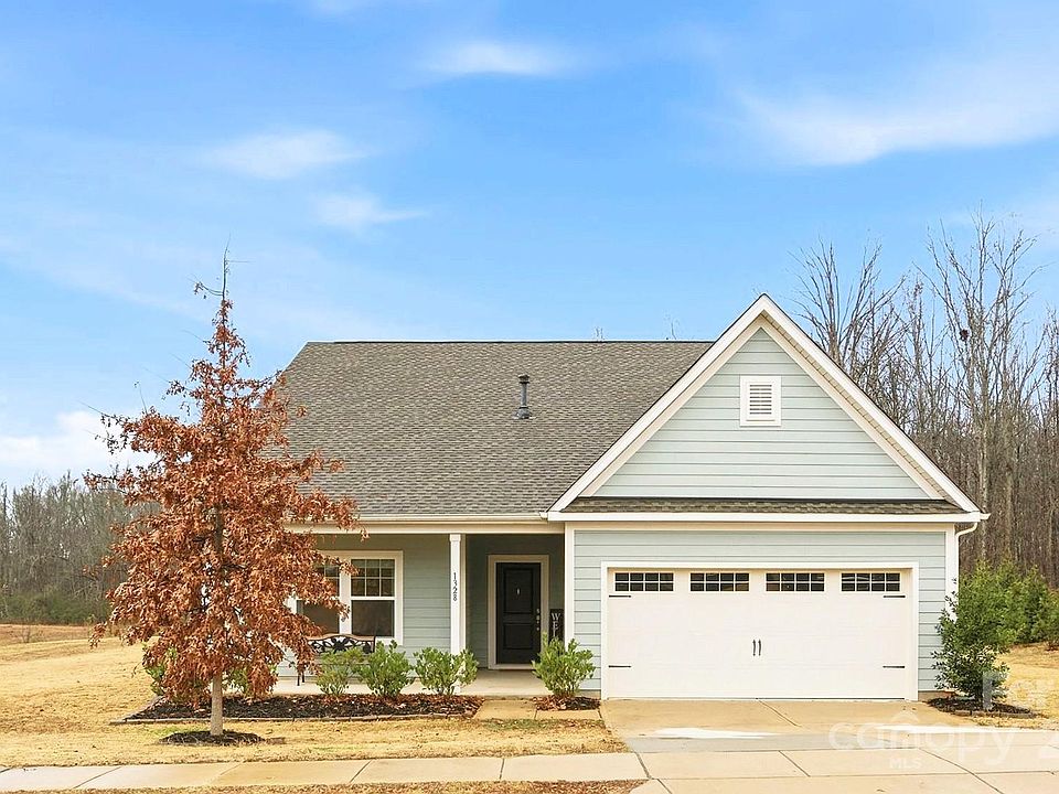 1st image of 1328 Oakhurst Dr