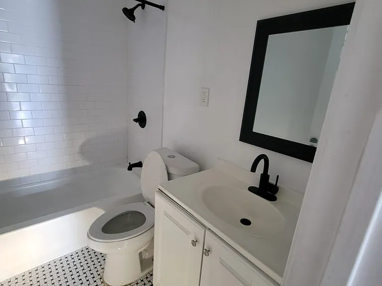222 N 19th St #222 — Photo 8