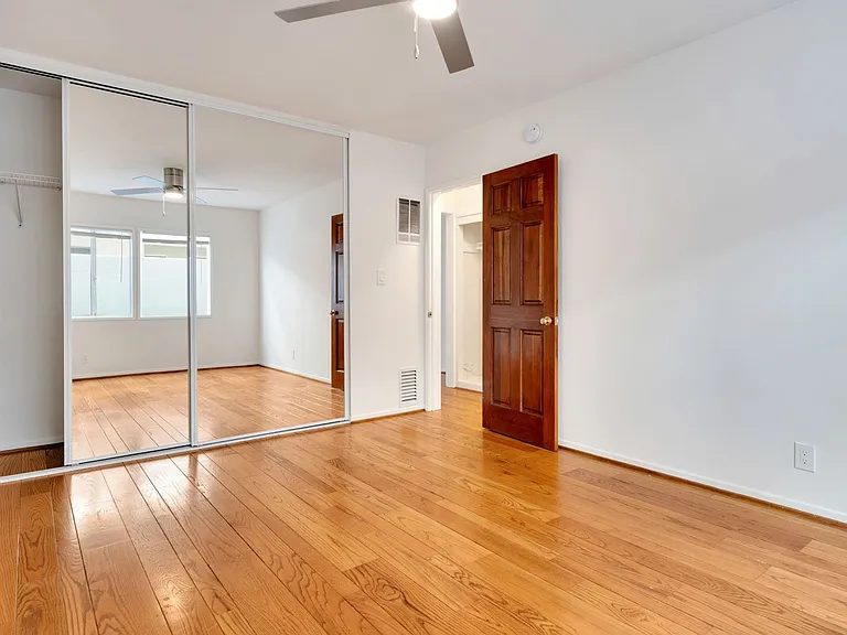 218 S Gale Dr — Photo 12