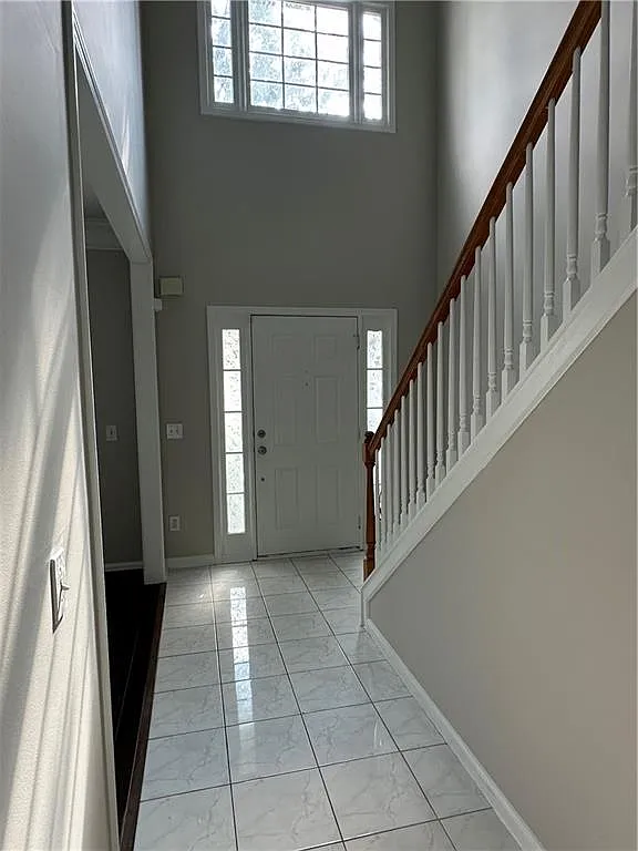 4 bed, 2.5 bath, 2427 sqft, $3,150 — Photo 3