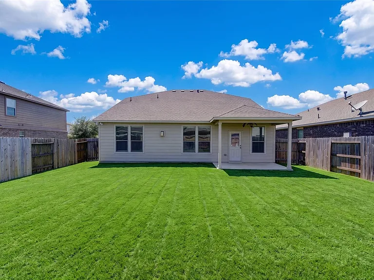 15318 Benson Landing Dr — Photo 32