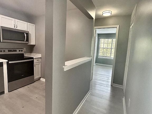 4th image of 109 Water Fountain Way Unit 201