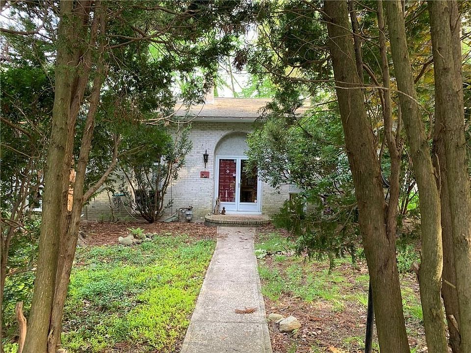 1st image of 18 Barbato Dr