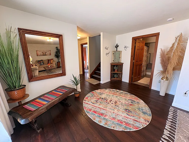 499 Karen Dr — Photo 21