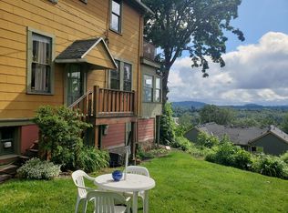 4022 S Corbett Ave APT 2, Portland, OR 97239