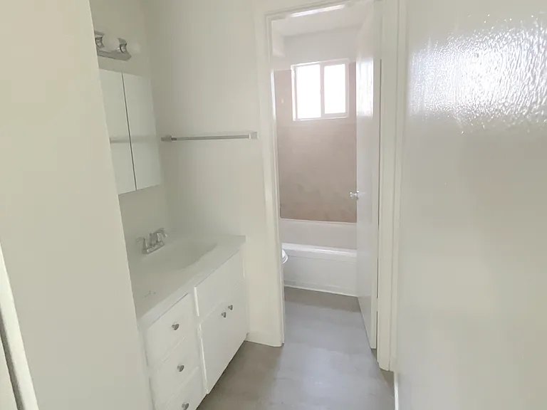 Lampliter Apartments — Photo 36