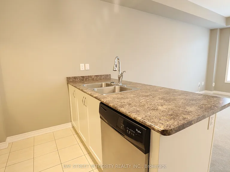 2435 Greenwich Dr #39 — Photo 19