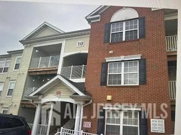 1031 Dogwood Ct, New Brunswick, NJ 08901