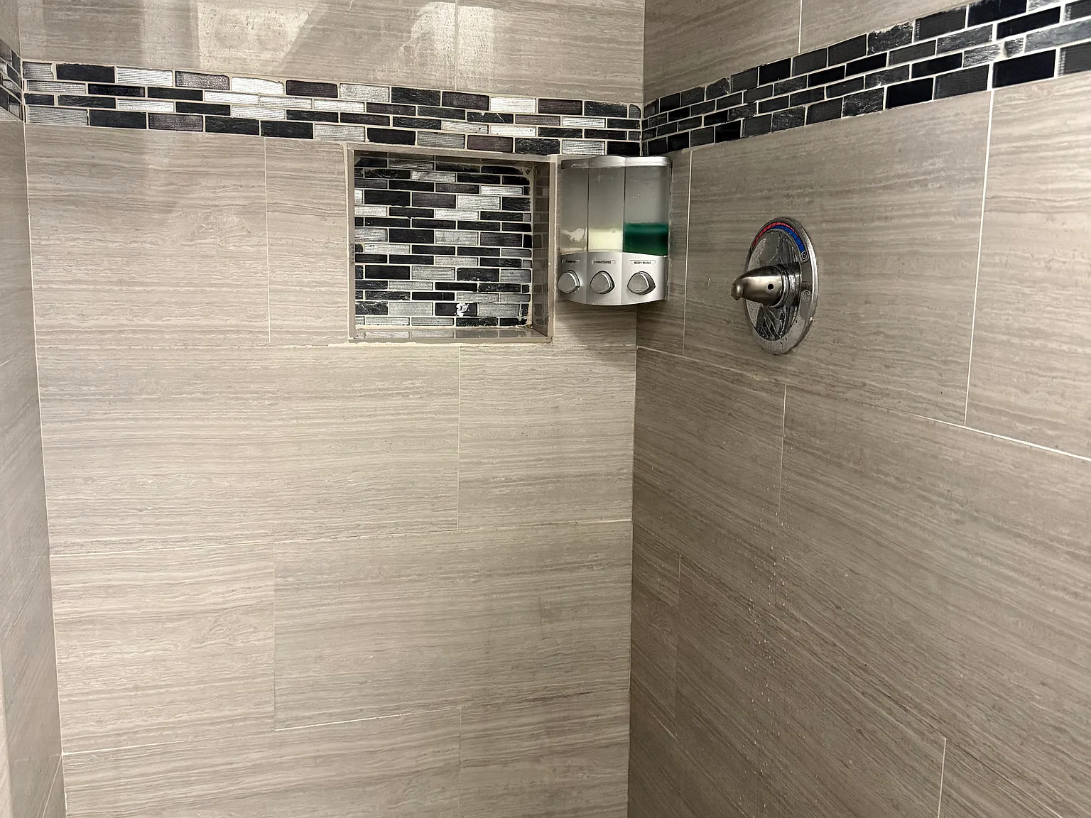 1 bed, 467 sqft, $1,300 — Photo 2