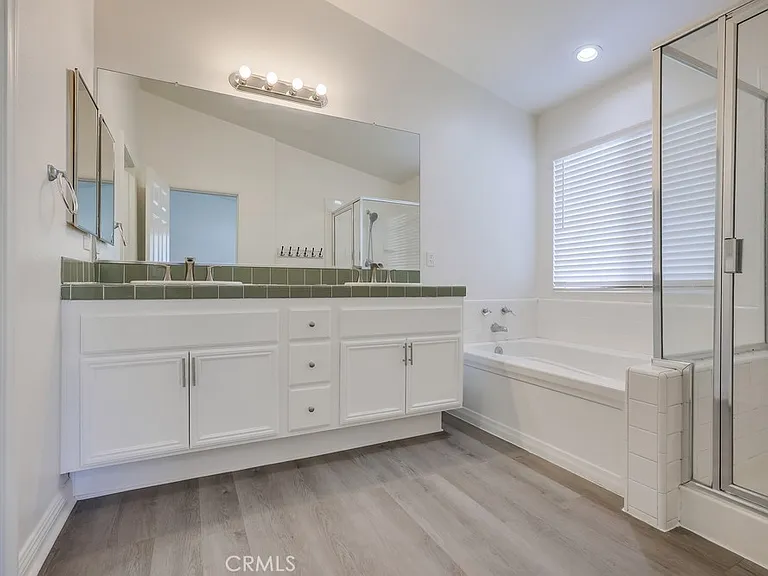 321 Riley Ct — Photo 54