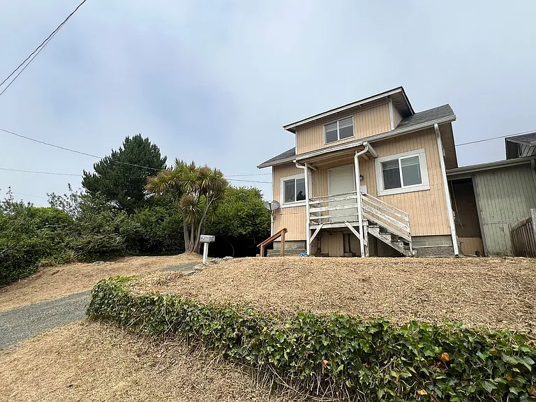 486 Jackson Ave — Photo 5