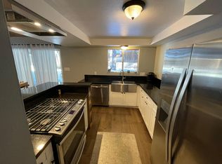 31394 Oakleaf Dr, Running Springs, CA 92382