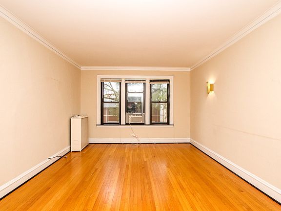2nd image of 3751 N Marshfield Ave #2