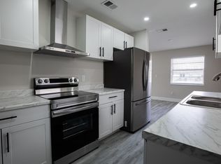 2940 SW 25th St, Miami, FL 33133