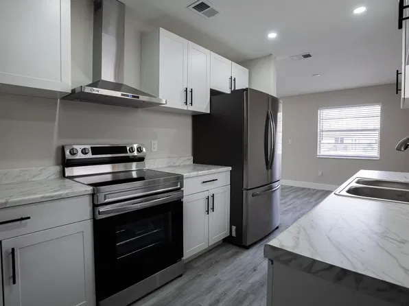 2940 SW 25th St, Miami, FL 33133