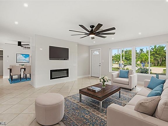 3rd image of 1560 Ricardo Ave