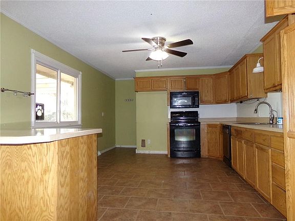 4th image of 900 Spelman Dr