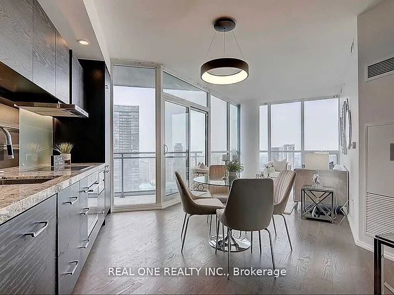 45 Charles St E #4212 — Photo 6