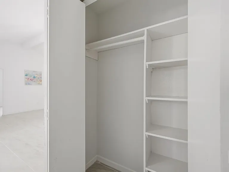 7310 Londres Dr — Photo 16