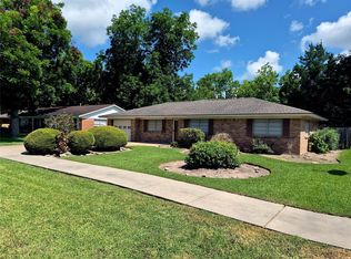 613 Southside Dr, Angleton, TX 77515