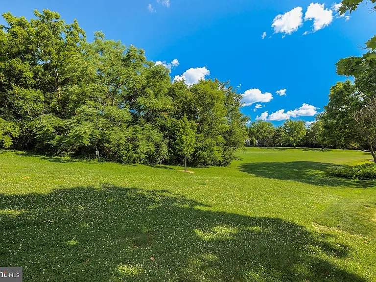 6679 Hillandale Rd — Photo 20