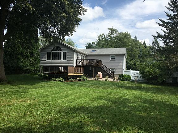 3rd image of 21 Westchester Dr