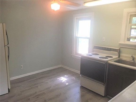 3rd image of 23769 Hoover Ave #0