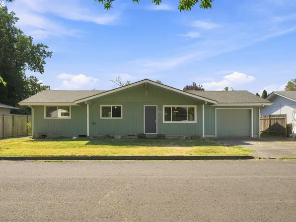 345 N 7th Pl, Harrisburg, OR 97446