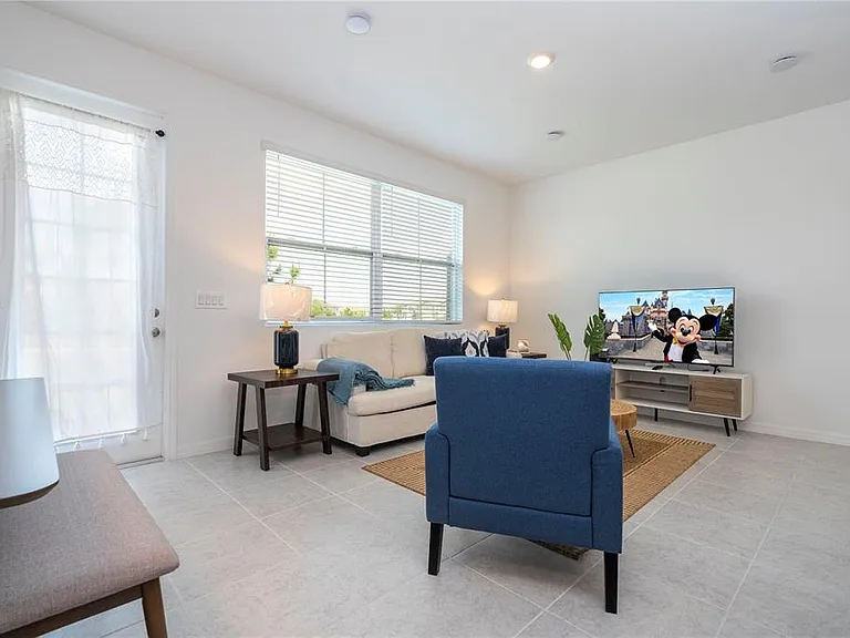 686 Longboat Dr — Photo 37