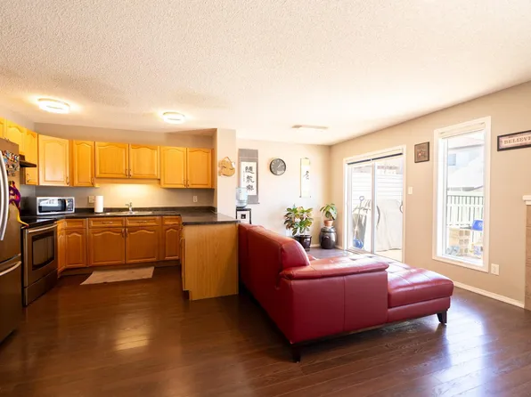 1863 119th St SW, Edmonton, AB T6W 1W4