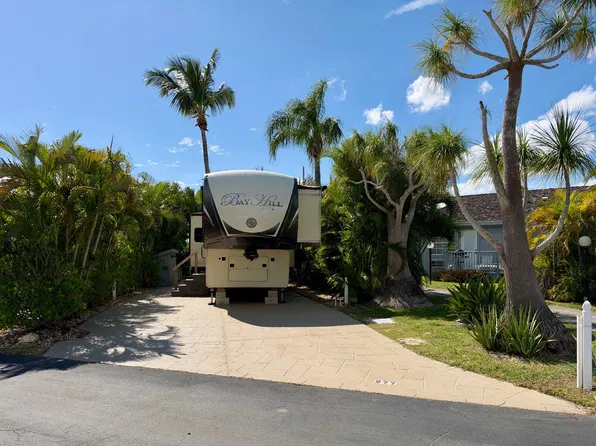 150 Smallwood Dr #277, Chokoloskee, FL 34138