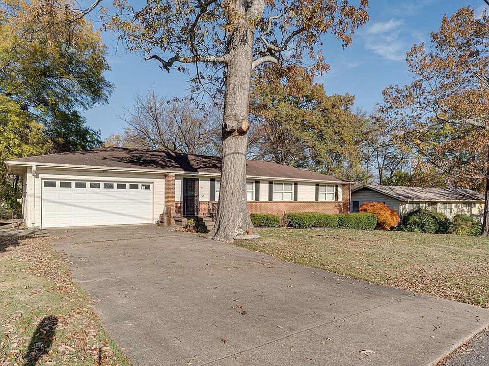 1st image of 811 Belvoir Crest Dr
