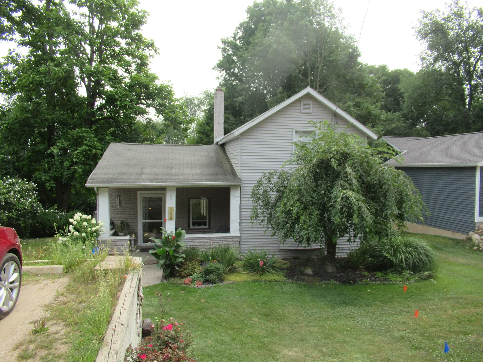 164 N Prospect St NE photo 1