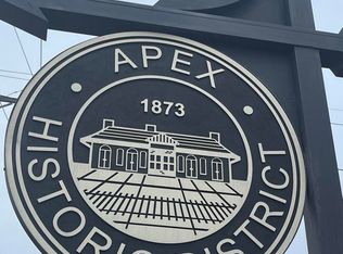 201 N Hughes St, Apex, NC 27502