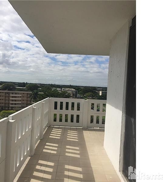 1st image of 919 Hillcrest Dr APT 814